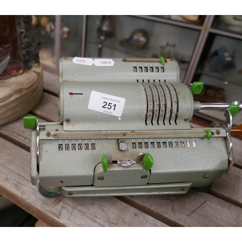 251 - 2 vintage mechanical calculators