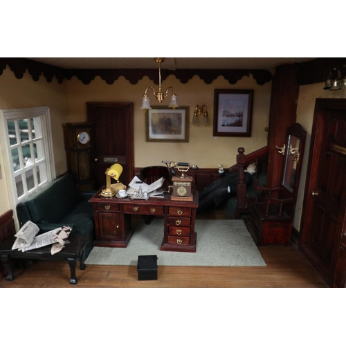 285 - Dolls house and contents