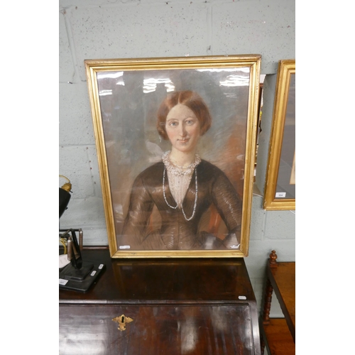 304 - Victorian pastel portrait in gilt frame