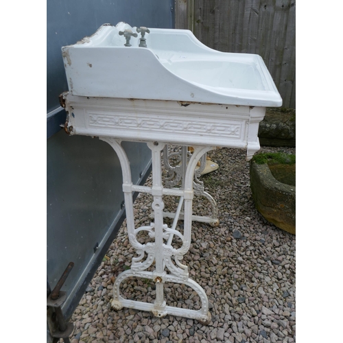 551 - Cast iron washstand and basin - Approx W: 71cm  D: 53cm  H: 93cm