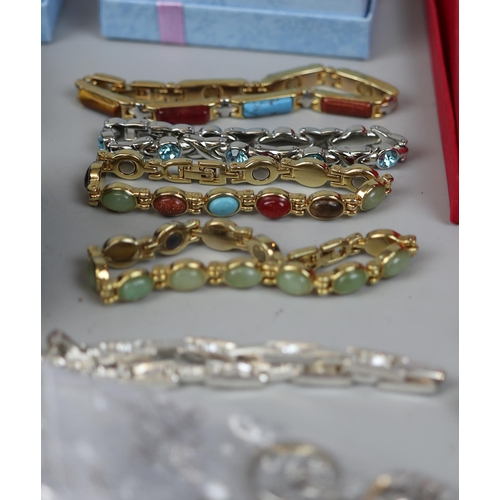 82 - Collection of costume jewellery to include silver
