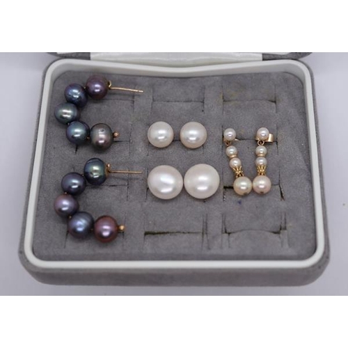 92 - Collection of pearl earrings