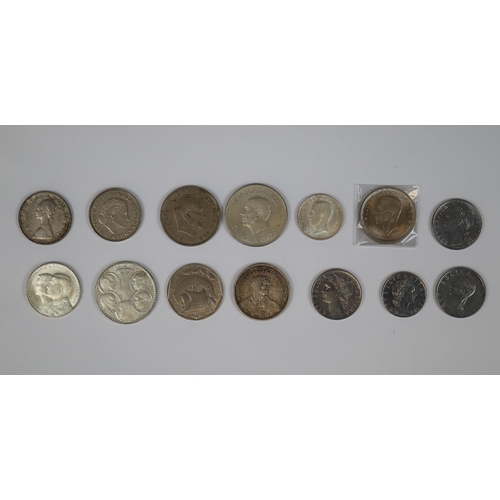 127 - Collection of 14 Continental silver coins to include Sweden, Denmark, Holland, Italy, Greece, France... 