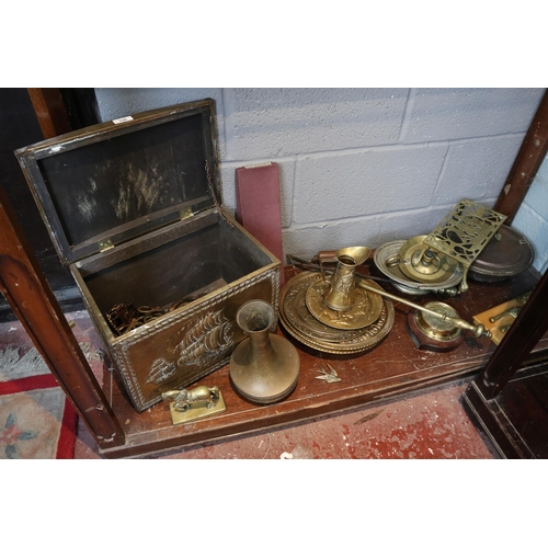 196 - Collection of brass and copper ware to include log box, boxed carving set etc