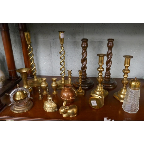 273 - Collection of mostly brass to include candlesticks etc.