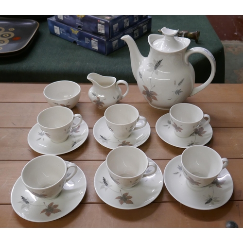 281 - Royal Doulton tea set - Tumbling Leaves