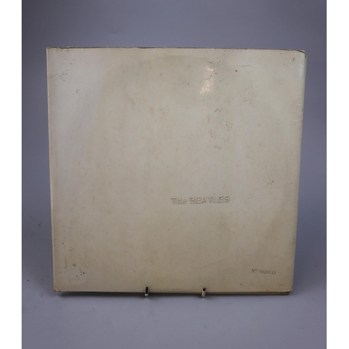 326 - The Beatles White Album - No 0030719 - complete with both albums, one black sleeve, original 4 photo... 