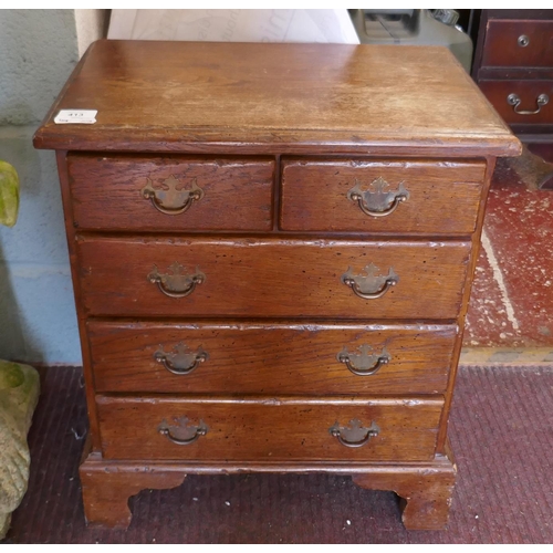 413 - Small oak chest of 2 over 3 drawers - Approx size: W: 50cm D: 32cm H: 59cm