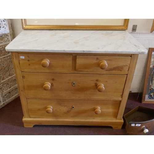 460 - Marble topped 2 over 2 pine chest of drawers - Approx size: W: 94cm D: 57cm H: 77cm