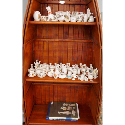 481 - Large collection of WH Goss crested ware together with guide books