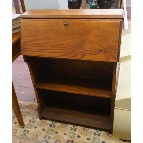 489 - Small oak bureau bookcase - Approx size: W: 67cm D: 24cm H: 92cm