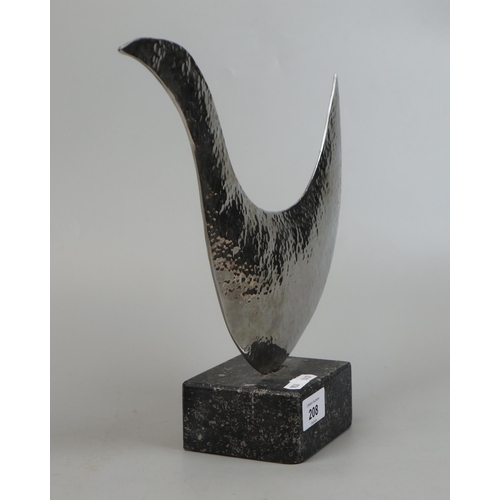 208 - Interesting bird sculpture - Approx height: 28cm