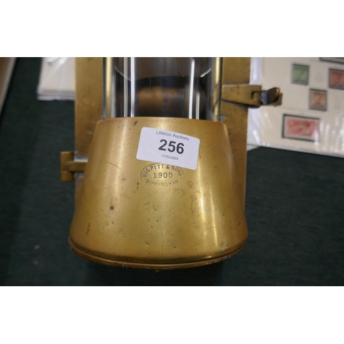 256 - Brass lamp together with a letterbox plate