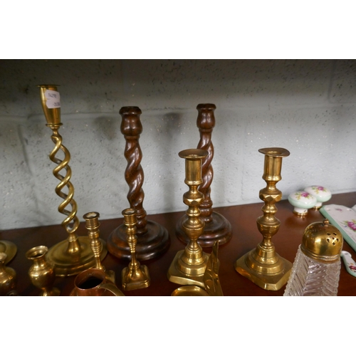 273 - Collection of mostly brass to include candlesticks etc.