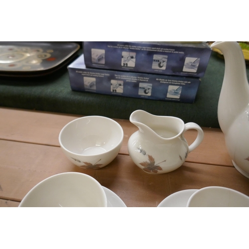 281 - Royal Doulton tea set - Tumbling Leaves