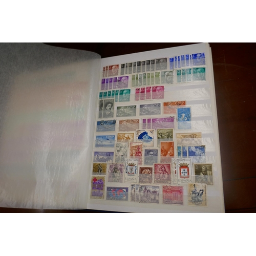 311 - Stamps - Stockbook Spain and Sweden well filled - Mint and used