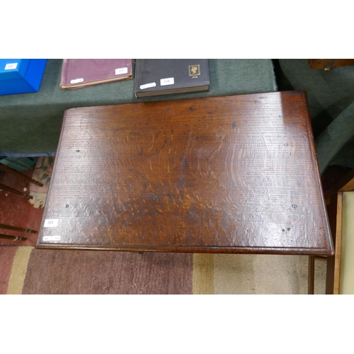 325 - Early 19th century oak side table with drawer - Approx size: W: 73cm D: 44cm H: 71cm