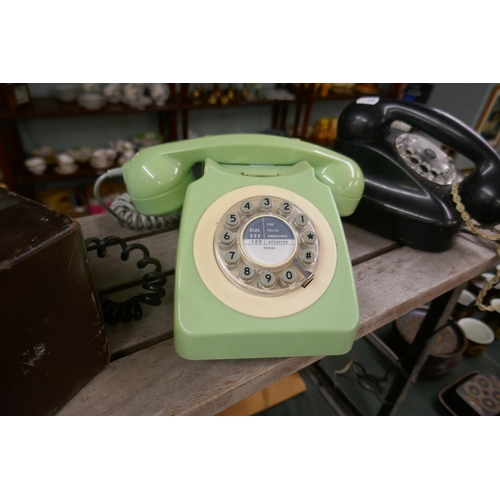 329 - 4 vintage telephones