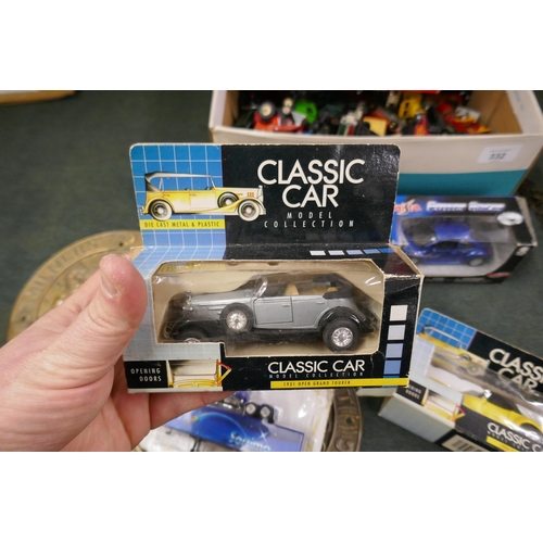 332 - Collection of model cars