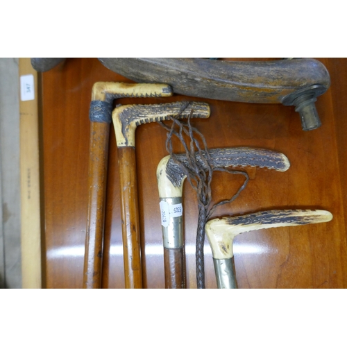 351 - Collection of vintage riding crops