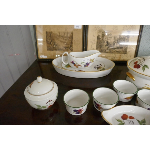 375 - Collection of Royal Worcester - Evesham pattern