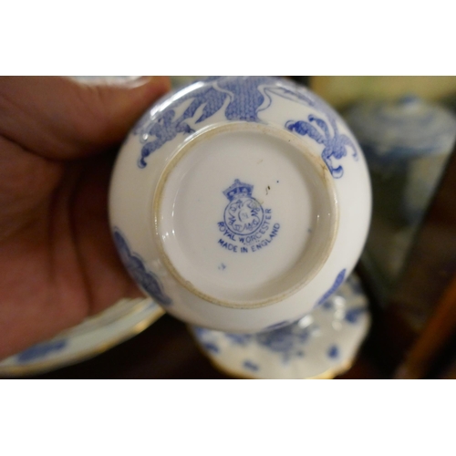 387 - Dragon design tea service to include mostly Royal Worcester