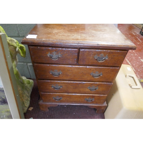 413 - Small oak chest of 2 over 3 drawers - Approx size: W: 50cm D: 32cm H: 59cm