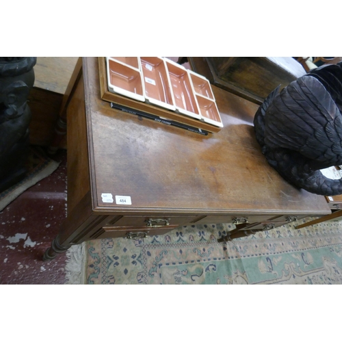 484 - Antique knee hole desk - Approx size: W: 122cm D: 61cm H: 75cm