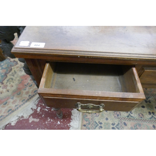 484 - Antique knee hole desk - Approx size: W: 122cm D: 61cm H: 75cm