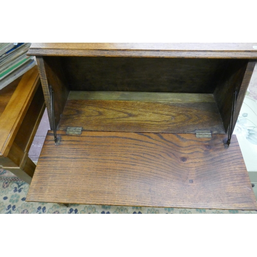 489 - Small oak bureau bookcase - Approx size: W: 67cm D: 24cm H: 92cm