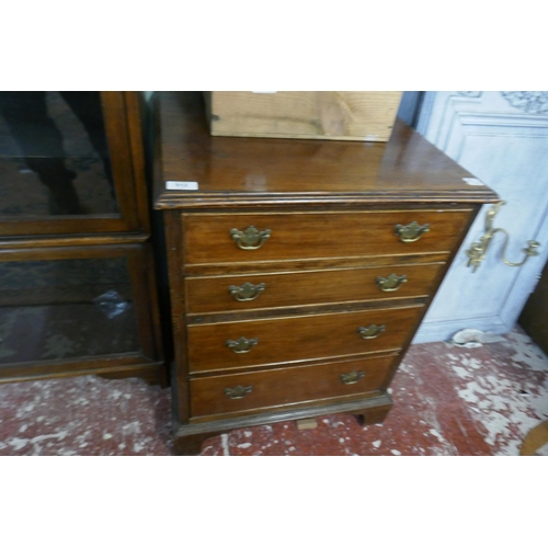 512 - Small antique mahogany chest of 4 drawers - Approx size: W: 54cm D: 49cm H: 69cm