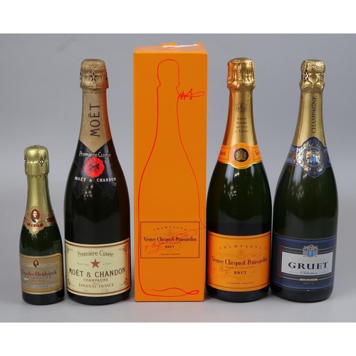 126 - Collection of champagne to include Veuve Clicquot etc