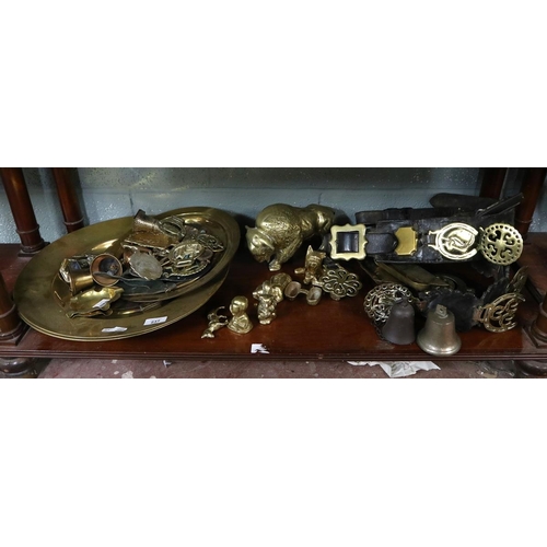 237 - Collection of brass and copper to include horse brasses