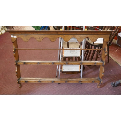 399 - Antique oak plate rack