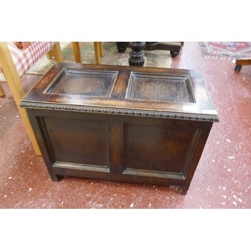 477 - Small wooden storage chest - Approx W: 59cm  D: 31cm  H: 41cm