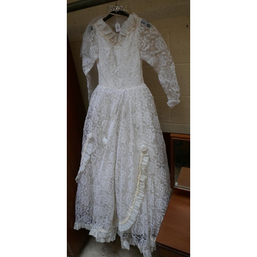 503 - Vintage wedding dress - 61 years old