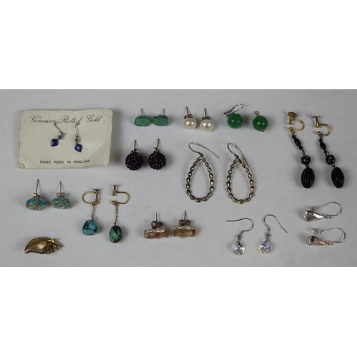 81 - Collection of earrings to injclude 9ct gold and silver