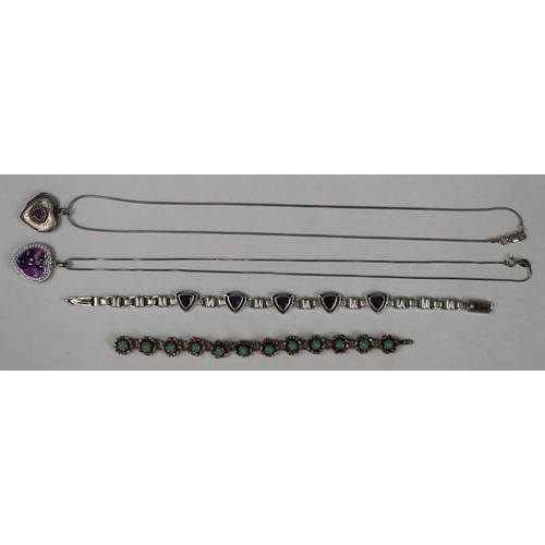 90 - Collection of silver jewellery