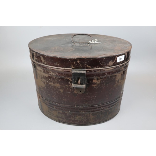 304 - Tin hatbox with original lock and key