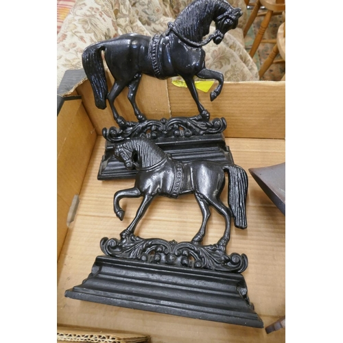 321 - 2 door stops in the form of a horse together with a bell