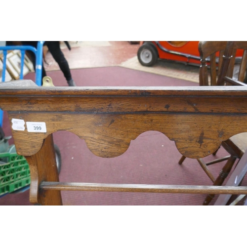 399 - Antique oak plate rack