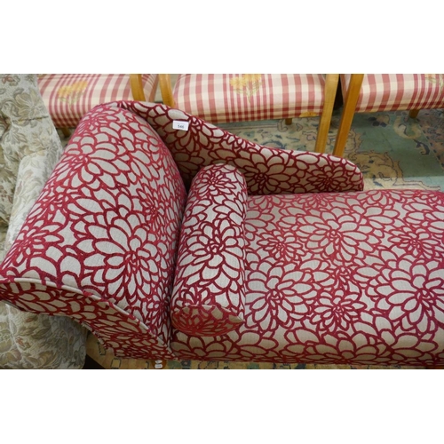 546 - Small chaise longue