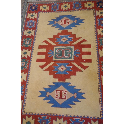 552 - Modern Persian patterned rug - Approx 220cm x 150cm