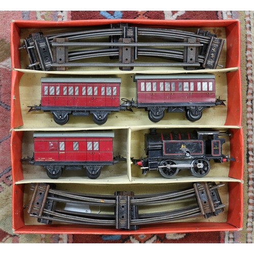 284 - Hornby clockwork train set tank passenger set no41