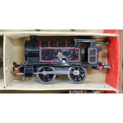 284 - Hornby clockwork train set tank passenger set no41