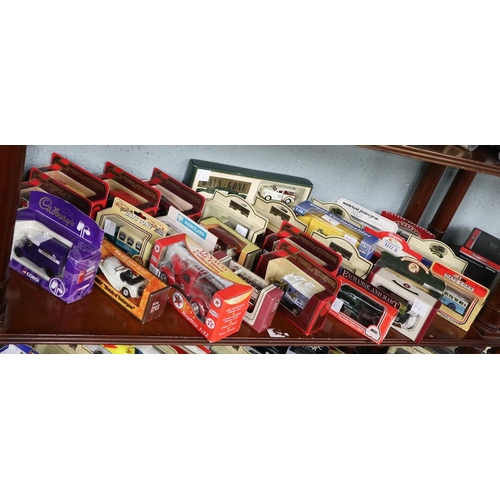 7 - Good collection of boxed die cast vehicles