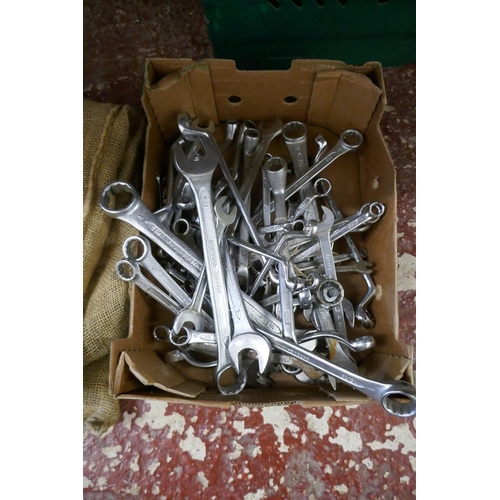 141 - Large collection of spanners - Imperial measurements