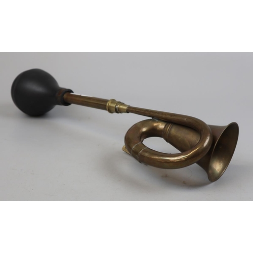16 - Vintage car bulb horn