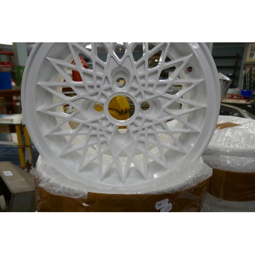 164 - 5 x white wheel rims with 3