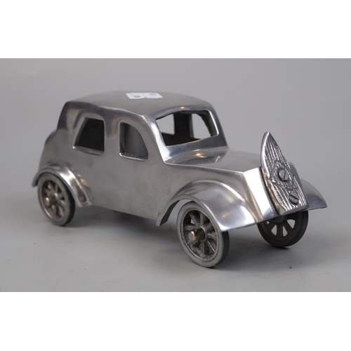 29 - Cast vintage car model